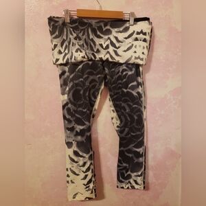 Lululemon Athletica Black and Gray Tie-Dye Leggings